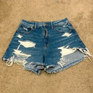 American Eagle Outfitters - Distressed Highest Rise ‘90s Boyfriend Shorts